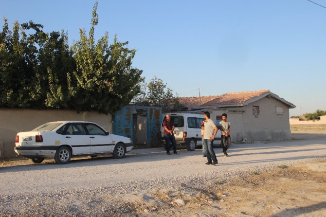 Ölü taklidi yaparak elinden kurtulduğu katilin bulunmasını istiyor