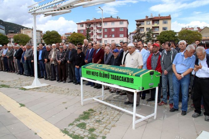 Ünlü oyuncu Mehmet Uslu, memleketi Akşehir’de defnedildi