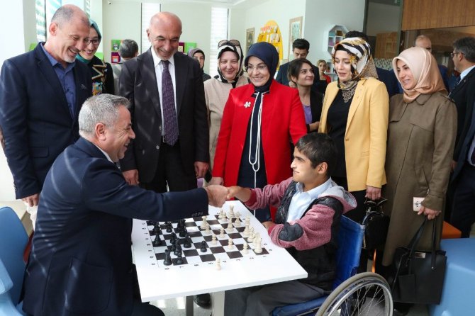 Meram’da Mehmet Ali Özbuğday Gençlik Merkezi açıldı