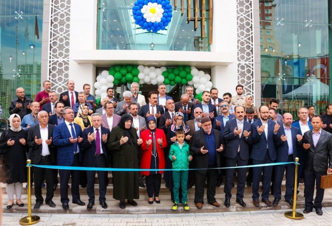 Meram’da Mehmet Ali Özbuğday Gençlik Merkezi açıldı