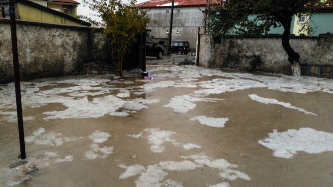 Yunak’ta şiddetli yağış