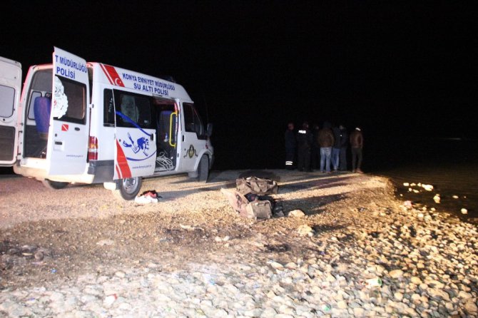 Baraj gölüne giren otomobilin sürücüsü boğuldu