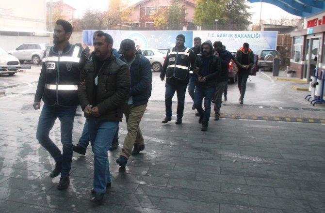 Kurusıkıları tabancaya dönüştürüp satan şüphelilere operasyon
