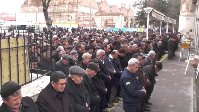 Sobadan sızan gazdan zehirlenen genç anne toprağa verildi