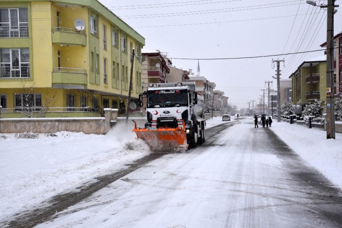 Başkan Pekyatırmaca’dan kar temizleme ekiplerine ziyaret