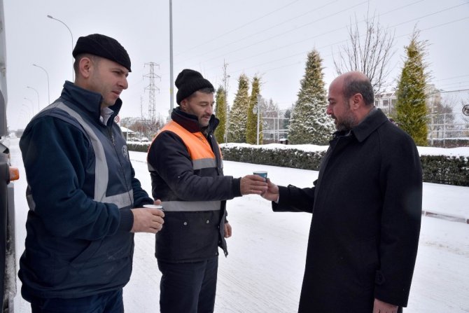 Başkan Pekyatırmaca’dan kar temizleme ekiplerine ziyaret