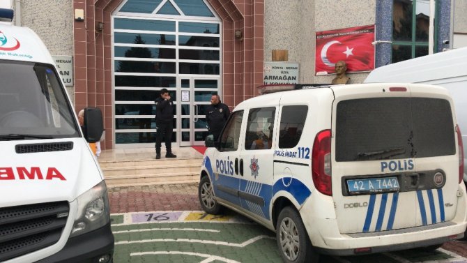 Dördüncü kattan düşen kadın hayatını kaybetti