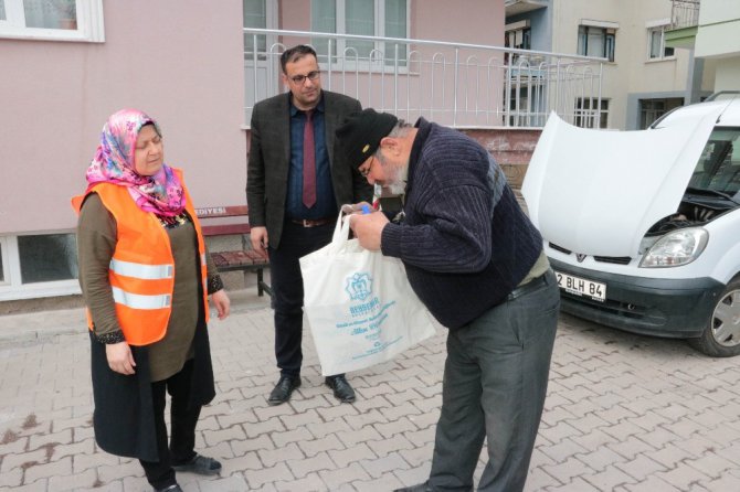 Beyşehir Belediyesinden vatandaşlara ücretsiz bez alışveriş torbası