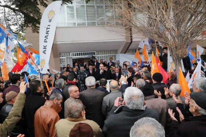 Başkan Altay, Sarayönü ilçesinde vatandaşlarla buluştu