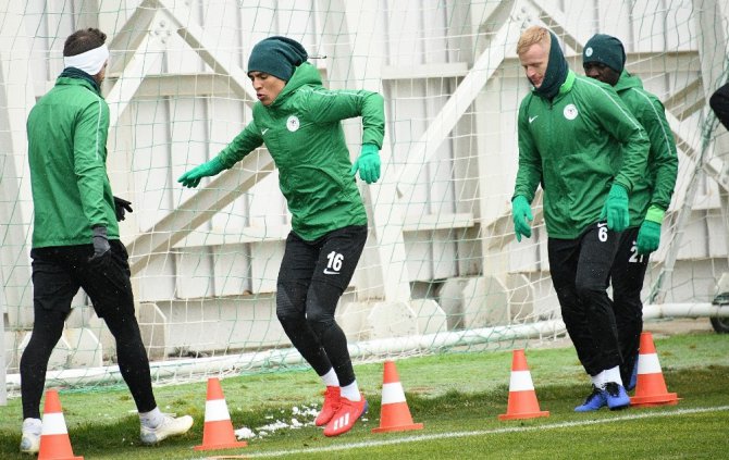 Atiker Konyaspor’da Göztepe maçı hazırlıkları sürüyor