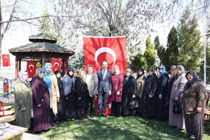 Başkan Altay, şehit ailelerini ziyaret etti