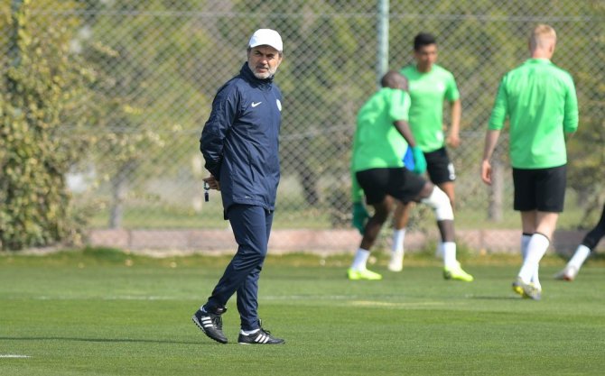 A. Konyaspor’da M. Başakşehir hazırlıklarını sürdürüyor