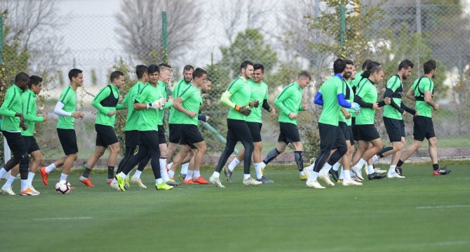 A. Konyaspor’da M. Başakşehir hazırlıklarını sürdürüyor
