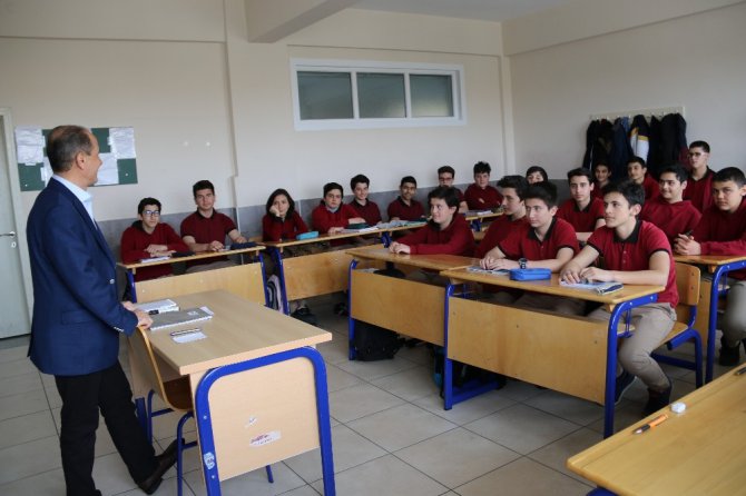 Konya OSB’deki Anadolu Teknik Lisesi öğrencileri, duayen isimlerle buluştu