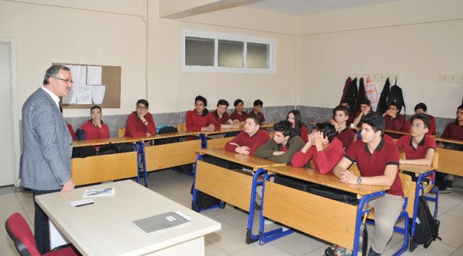 Konya OSB’deki Anadolu Teknik Lisesi öğrencileri, duayen isimlerle buluştu