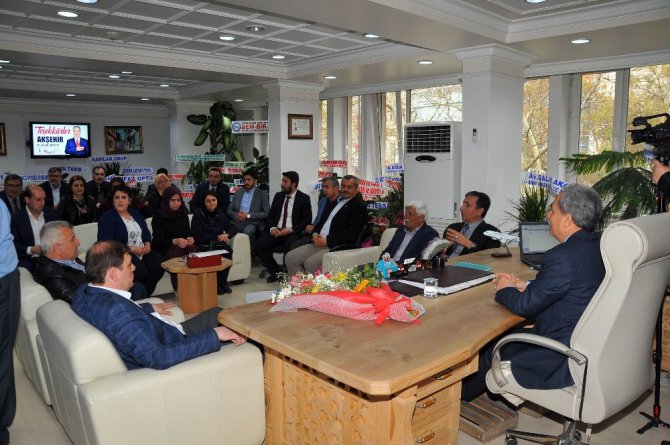 Başkan Akkaya mazbatasını aldı
