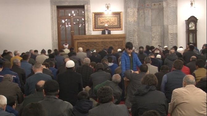 Kandilde camiler ve Hazreti Mevlana Türbesi dolup taştı