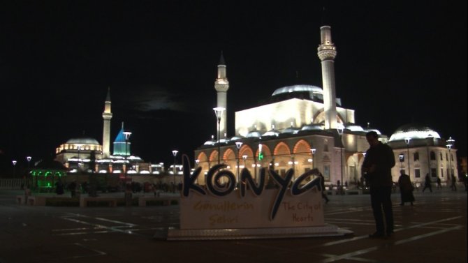 Kandilde camiler ve Hazreti Mevlana Türbesi dolup taştı