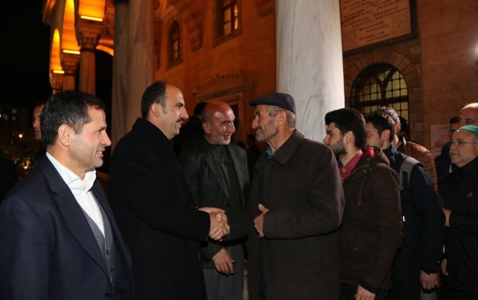 Başkan Altay, vatandaşların kandil bereketine ortak oldu