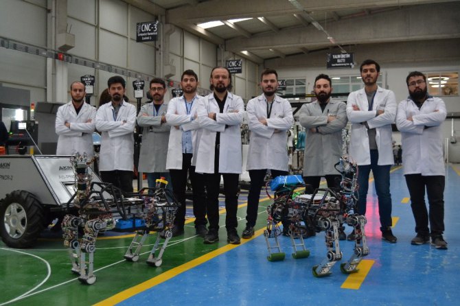 Dört ayaklı yerli ve milli robot ‘ARAT’ araziye çıktı