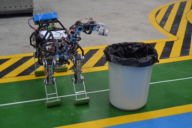 Dört ayaklı yerli ve milli robot ‘ARAT’ araziye çıktı