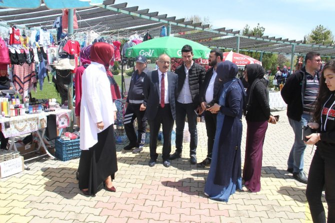 Beyşehir’de El Emeği Kadınlar Pazarı kuruldu