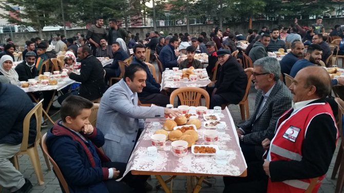 Kulu’da Bin 200 kişiye iftar yemeği verildi.