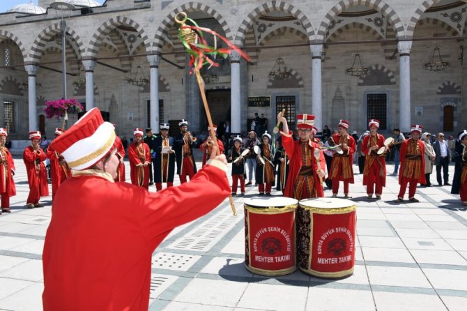 Konya’da Özel Gençler Mehter Takımı’nın konserleri ilgiyle takip ediliyor