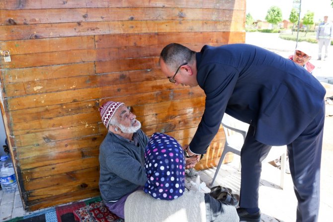 Başkan Kavuş, hobi bahçelerinde vatandaşlara misafir oldu