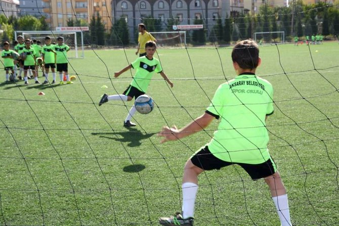 Aksaray Belediyesi yaz spor okulu kayıtları başladı