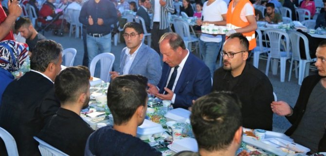 Başkan Oprukçu, NEÜ öğrencisi ve personeliyle iftarda buluştu