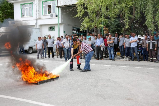 Meram Belediyesi personeline yangın eğitimi