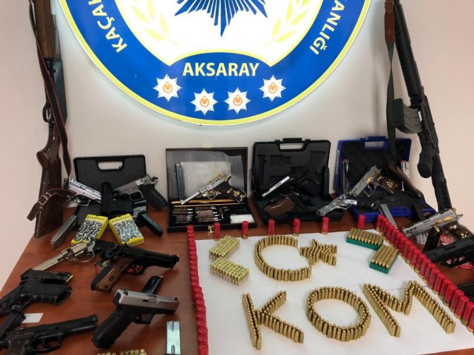 Aksaray’da silah ticareti çetesini KOM özel ekibi çökertti