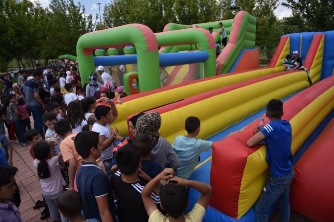 Selçuklu’da çocuklar karne şenliğinde doyasıya eğlendi