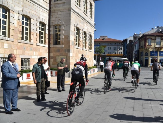 15 Temmuz şehitleri için Konya’dan İstanbul’a kadar pedal çevirecekler