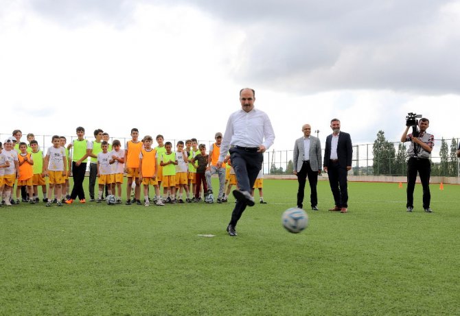 Başkan Altay, Yaz Spor Okulu öğrencileriyle buluştu