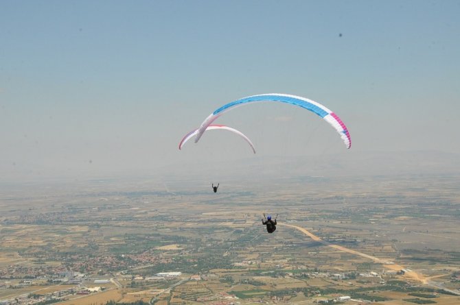 7. Akşehir XC Open 2019 Türkiye Yamaç Paraşütü Mesafe Yarışması başladı