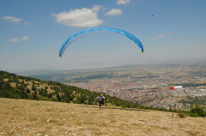 7. Akşehir XC Open 2019 Türkiye Yamaç Paraşütü Mesafe Yarışması başladı