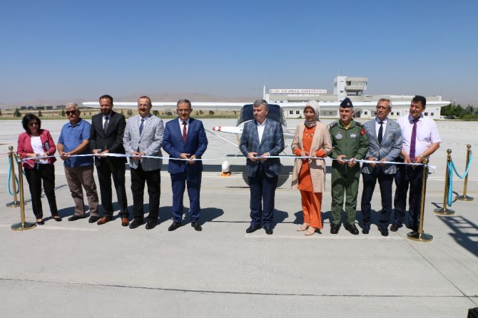 Selçuk Üniversitesi yeni eğitim uçağını tanıttı