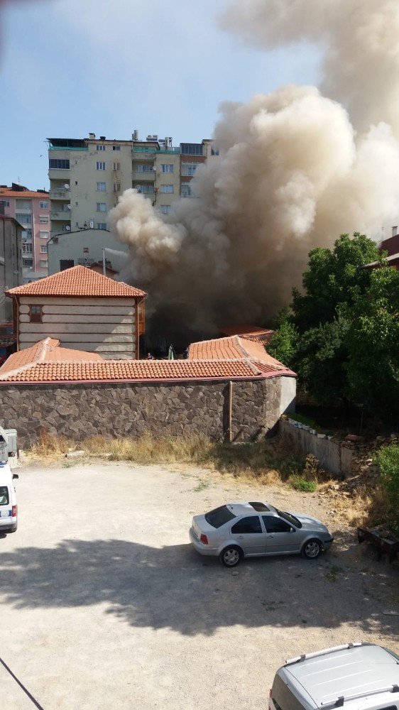 Seydişehir Adile Baysal Kültür Evi mutfağında yangın