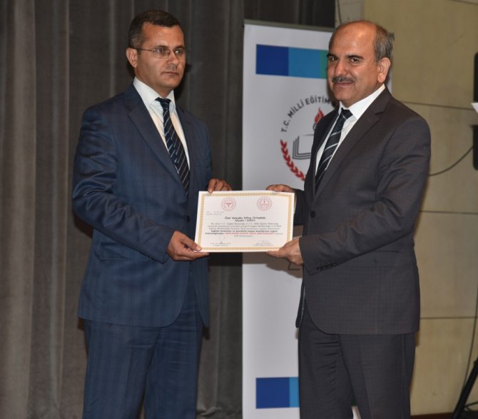 Beyaz bayrak ve beslenme dostu okul programı sertifika töreni yapıldı
