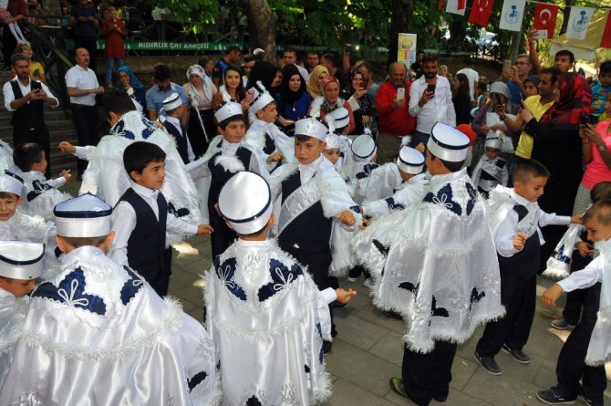 Akşehir Belediyesi’nin 16. geleneksel sünnet şöleni yapıldı