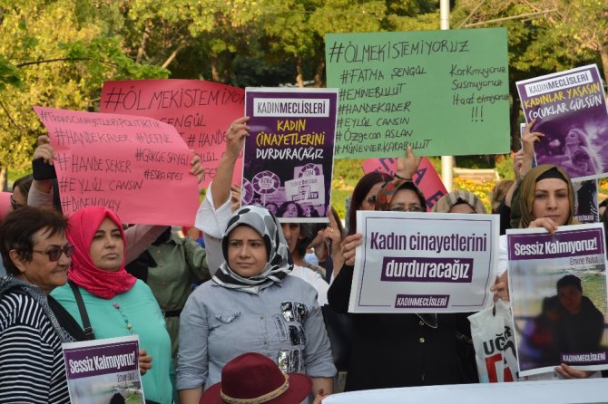 Kadınlar öldürülen Emine Bulut için Konya’da toplandı