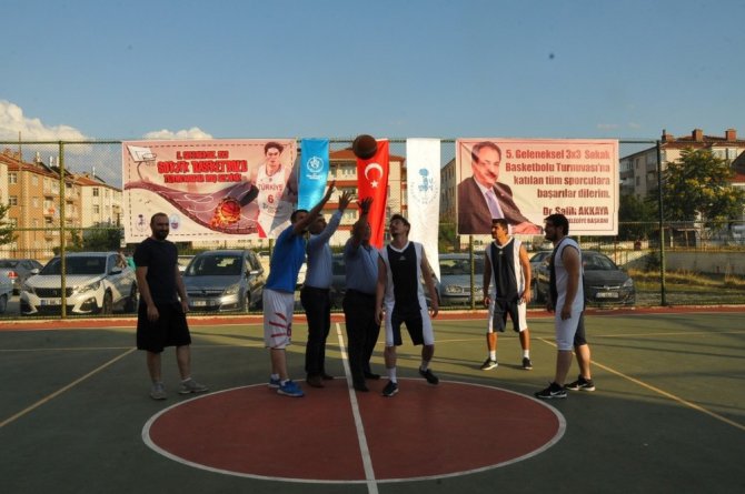 Akşehir’de 5. Geleneksel 3x3 Sokak Basketbolu heyecanı başladı