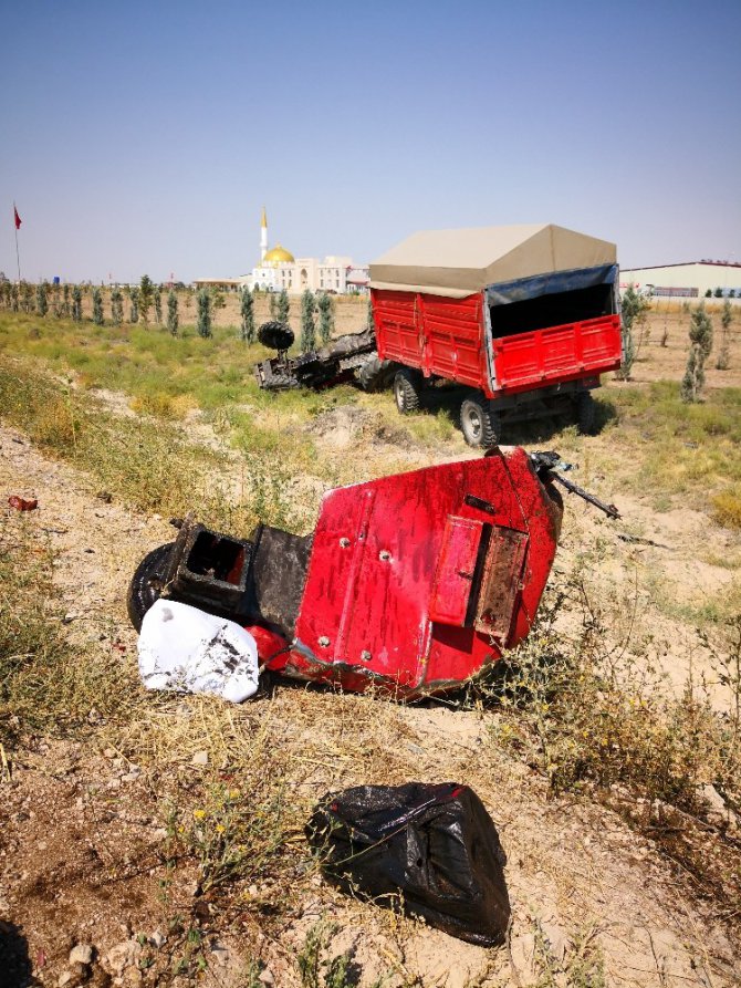 Aksaray’da tır traktöre çarptı: 2 yaralı