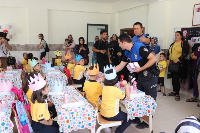 Aksaray polisinden öğrencilere ‘Altın öğütler’ eğitimi