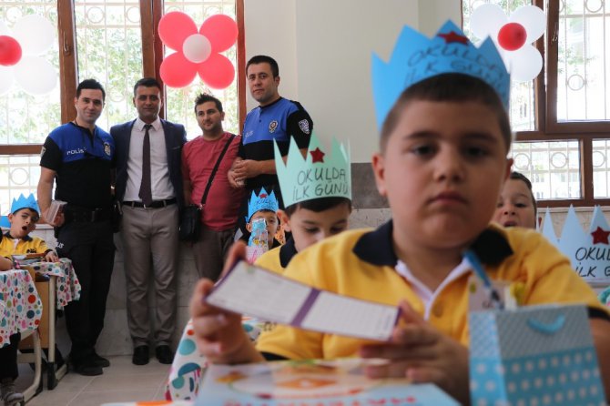 Aksaray polisinden öğrencilere ‘Altın öğütler’ eğitimi