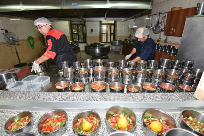 Karatay Belediyesinden 90 bin vatandaşa aşevi hizmeti
