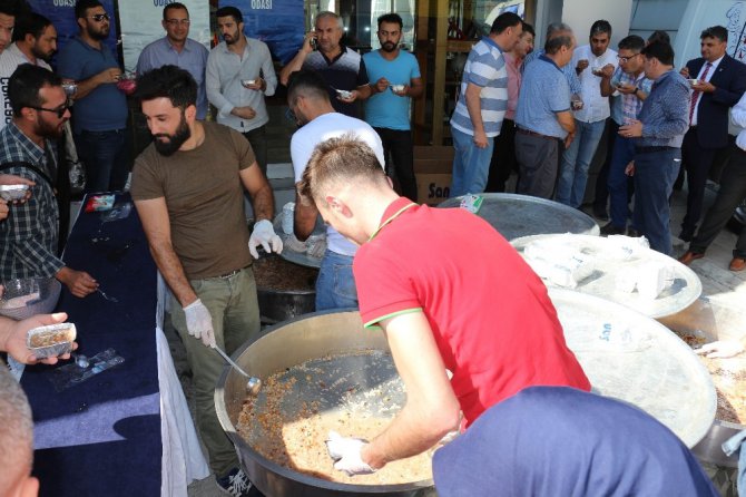 Konya SMMMO’dan aşure ikramı