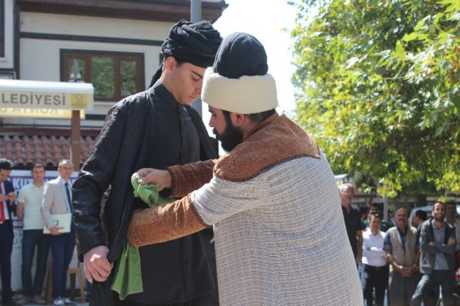 Konya’da Ahilik Yürüyüşü ve Şed Kuşanma Töreni gerçekleştirildi